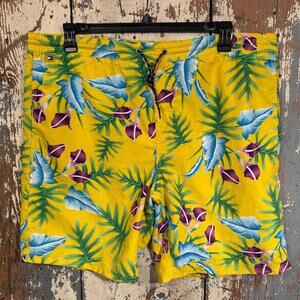 Men's Tommy Hilfiger Hawaiian Aloha Print Lined swim trunks, size Large